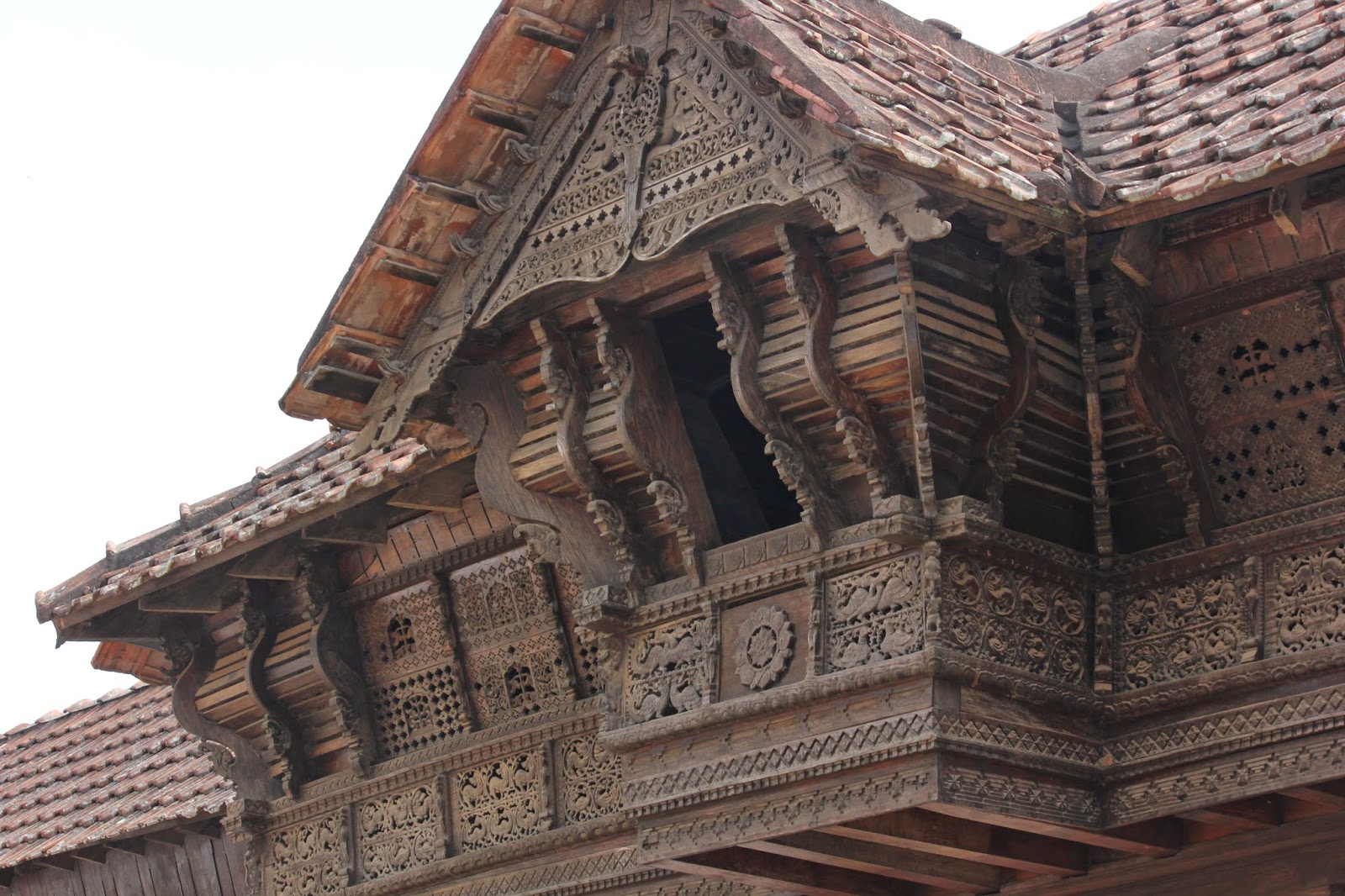The Oldest And Largest Wooden Building In Asia Padmanabhapuram Palace the-oldest-and-largest-wooden-building-in-asia-padmanabhapuram-palace