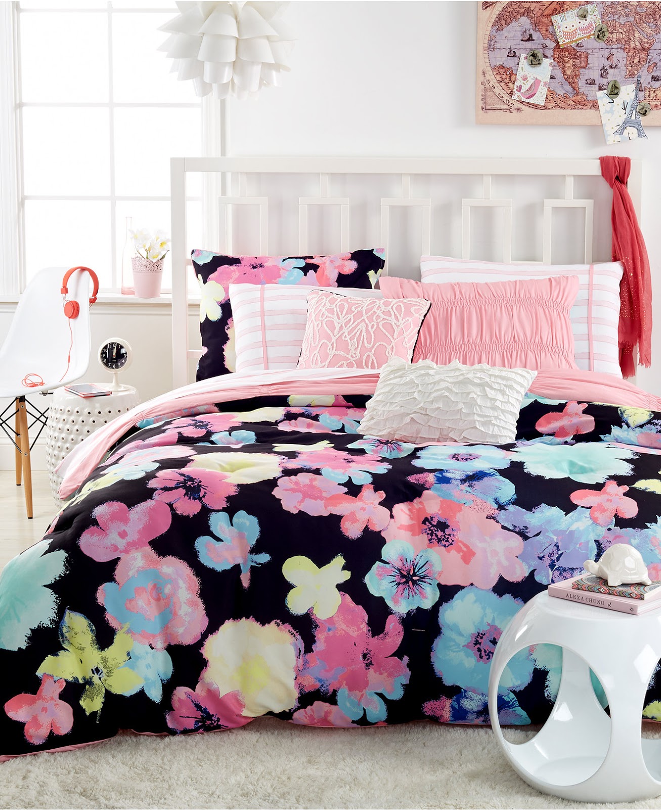 Bed cover for your daughter's room decorating HOME INTERIOR DESIGN