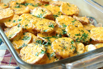 Oven Chipped Potatoes from Delicious as it Looks cheesy oven chipped potatoes