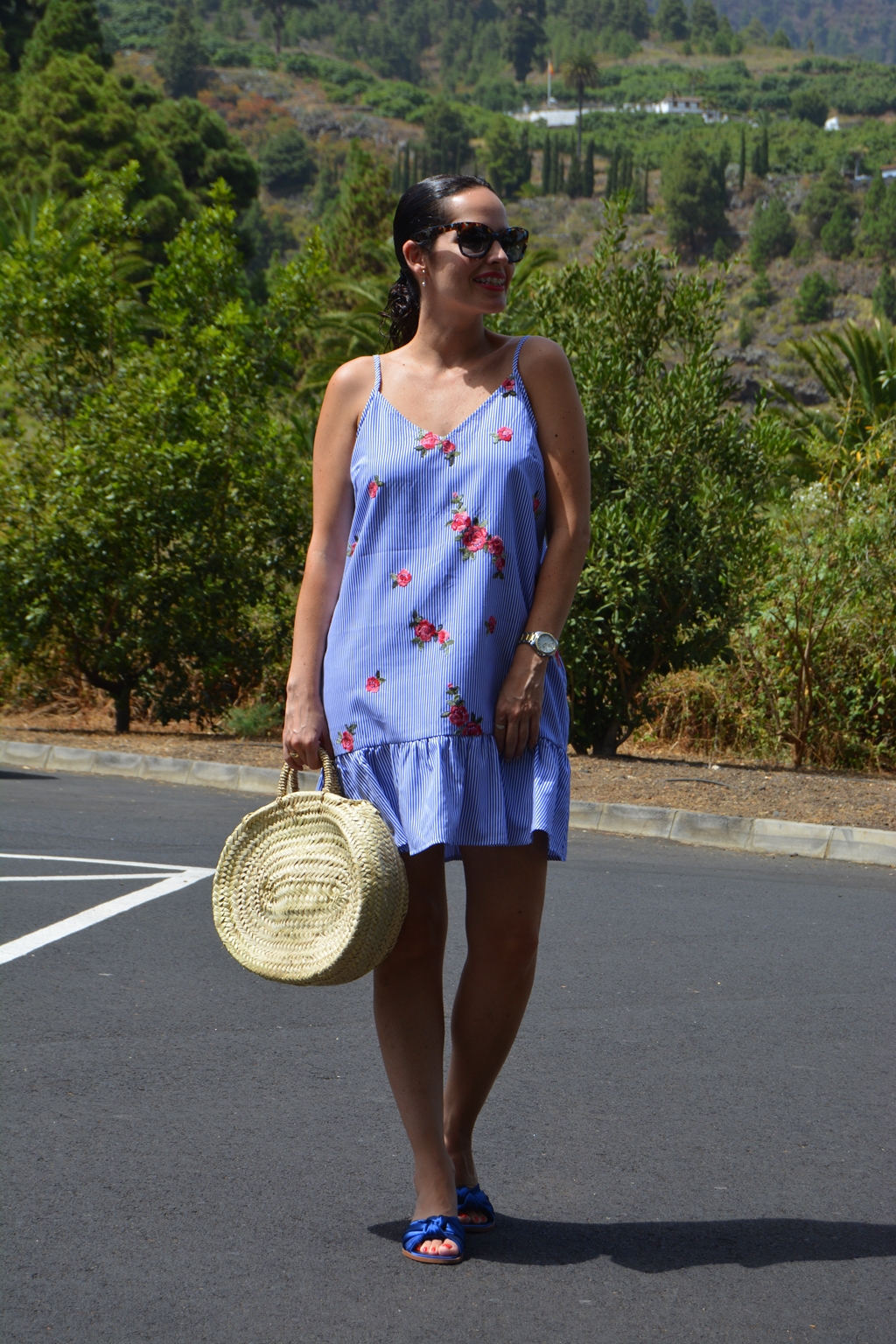 flowers-and-stripes-dress-streetstyle-look