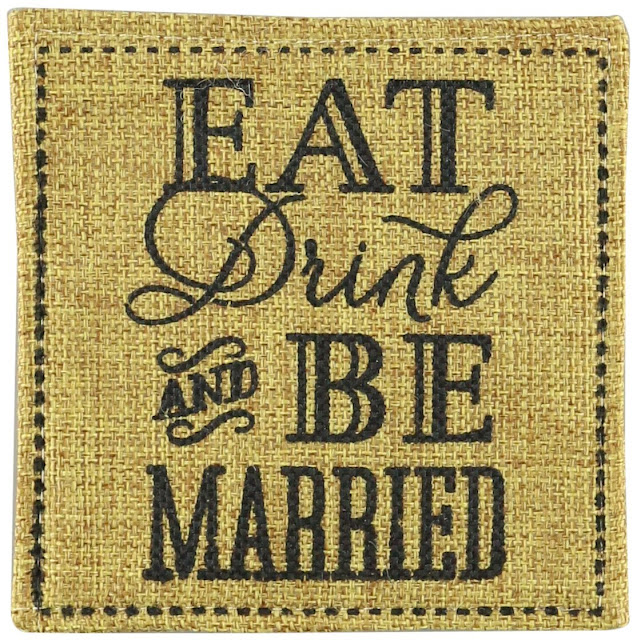 Incorporating burlap and lace into your wedding? You'll want favors to match. Check out these burlap and lace wedding favor ideas from A Bride On A Budget.
