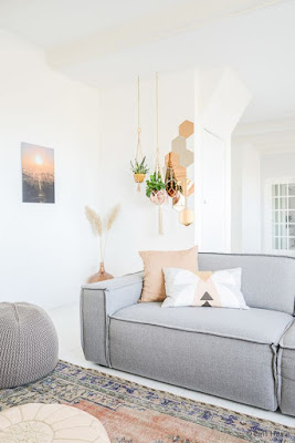 Living com plantas suspensas