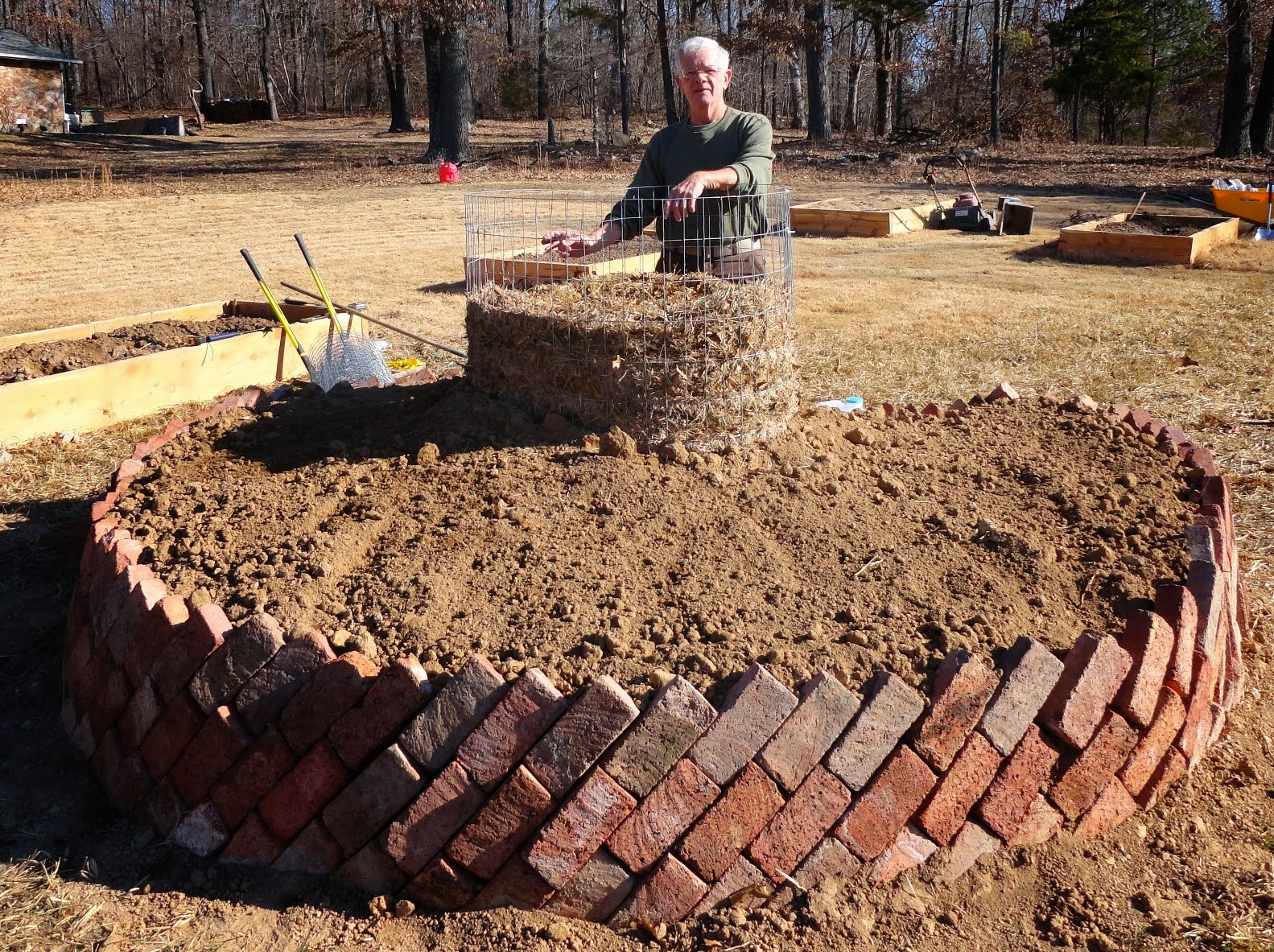Грядка замочная скважина как сделать