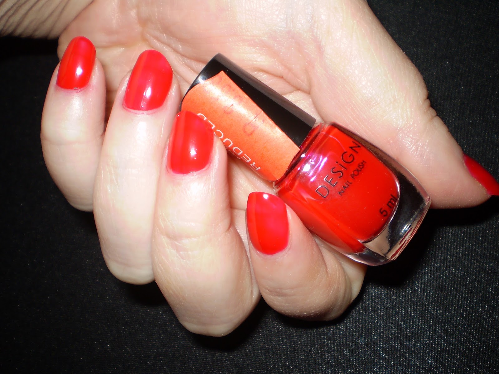 2. Ombre Red Nail Design - wide 5