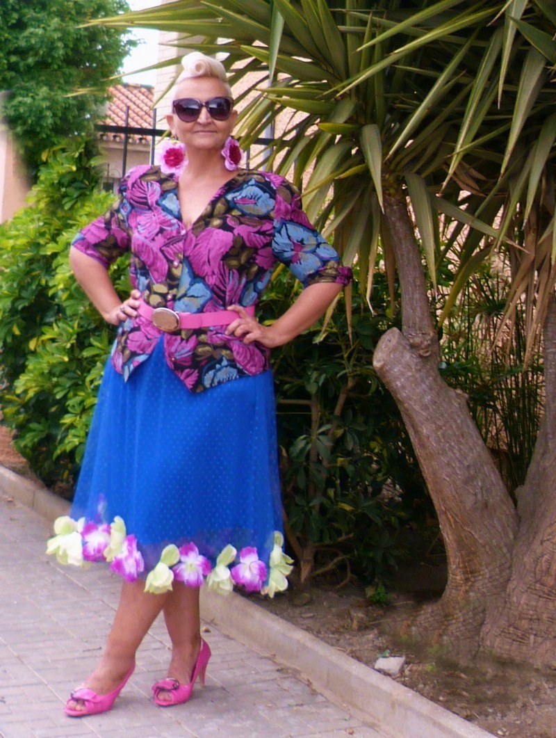 Margiela Skirt and DIY Flower Earrings | MIS PAPELICOS
