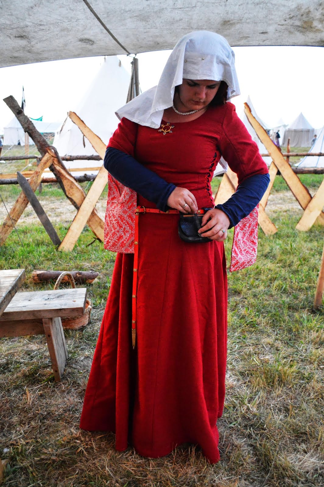 suknia wierzchnia wzorowana na sukni Christiane de Pisan