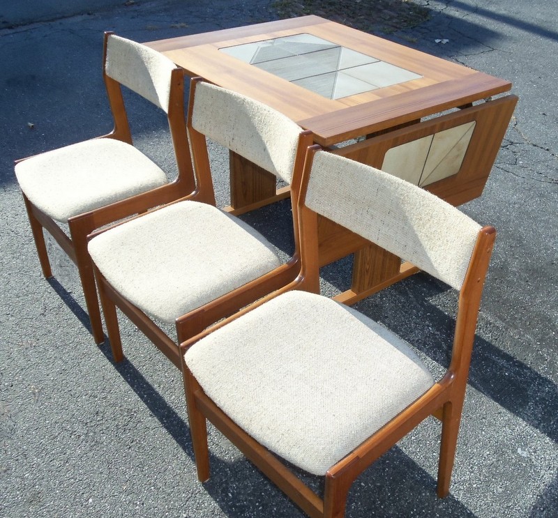 Mid2Mod Pssst...It's called a slip seat.