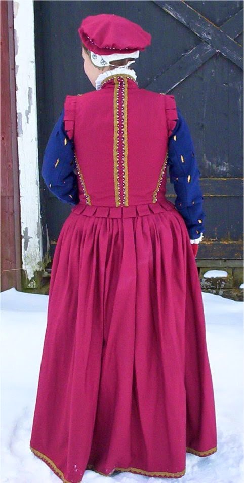 Eva's historical costuming blog: A red high-necked 16th century gown