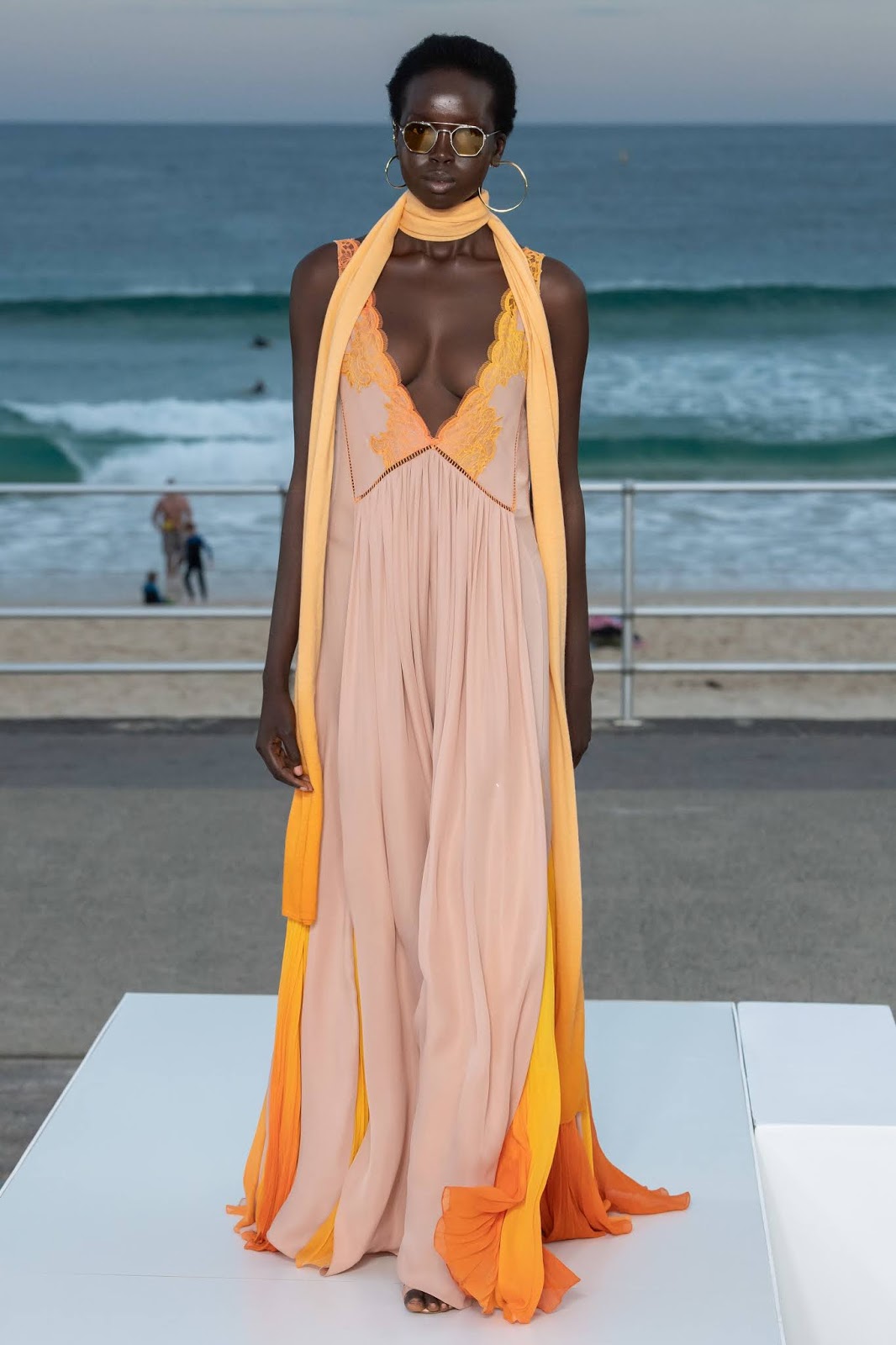 Resort GORGEOUS: JONATHAN SIMKHAI