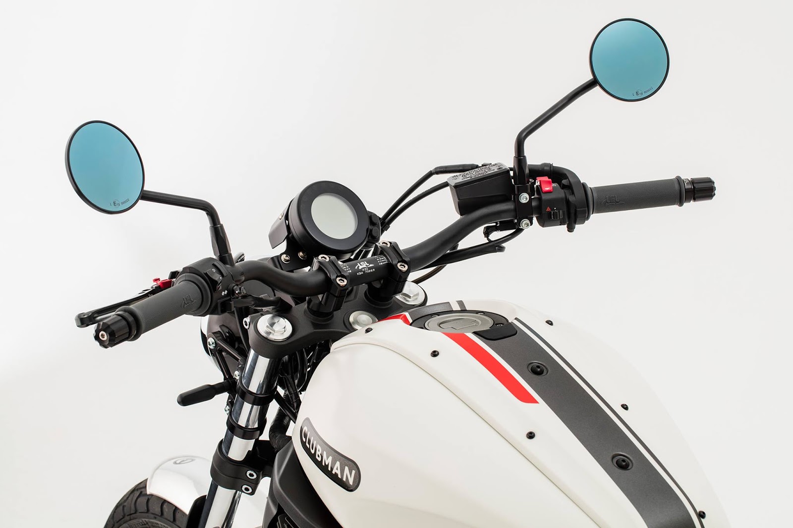 Racing Cafè Yamaha XSR 700 by LSL