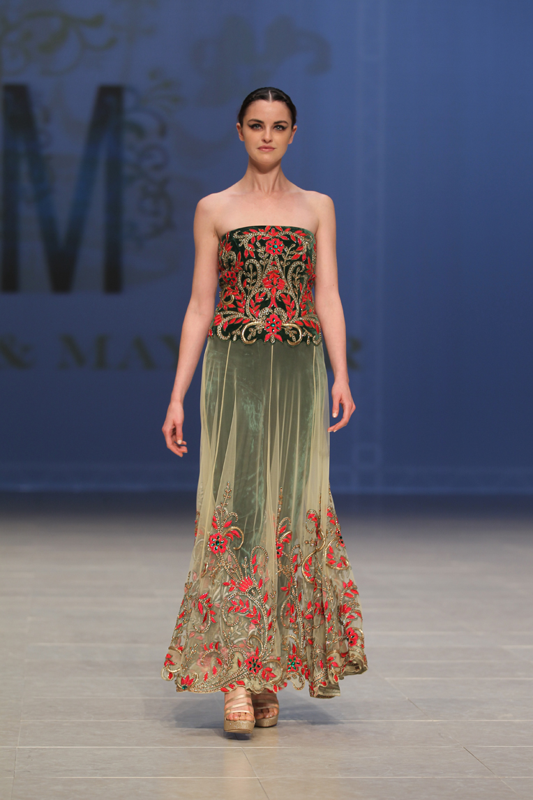 De Tripaz Corazon: Dubai Fashion Week : Rimple and Mayyur