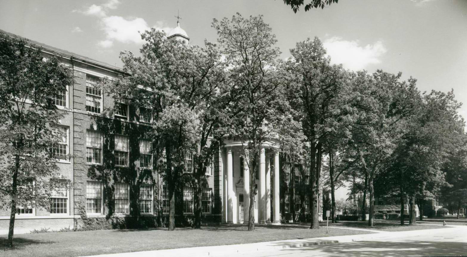 Early looks at Riverside, Illinois' grade schools and high school