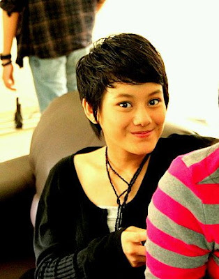 Biodata Dinda Hauw