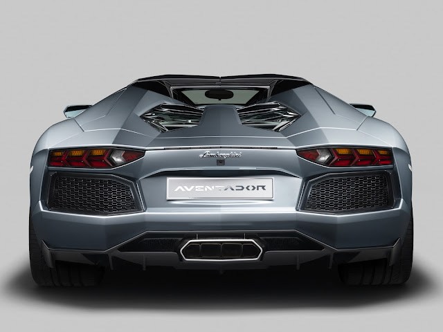 Lamborghini Aventador LP 700-4 Roadster