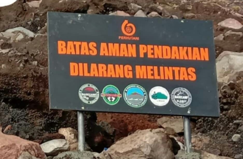 plang batas aman pendakian gunung slamet via Gunung Malang