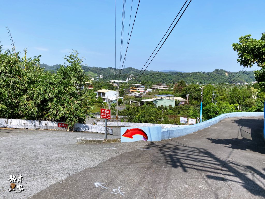 台中石岡IG景點|九房里3D彩繪村|三隻小豬綠野仙蹤4D彩繪|彷彿走進童話世界