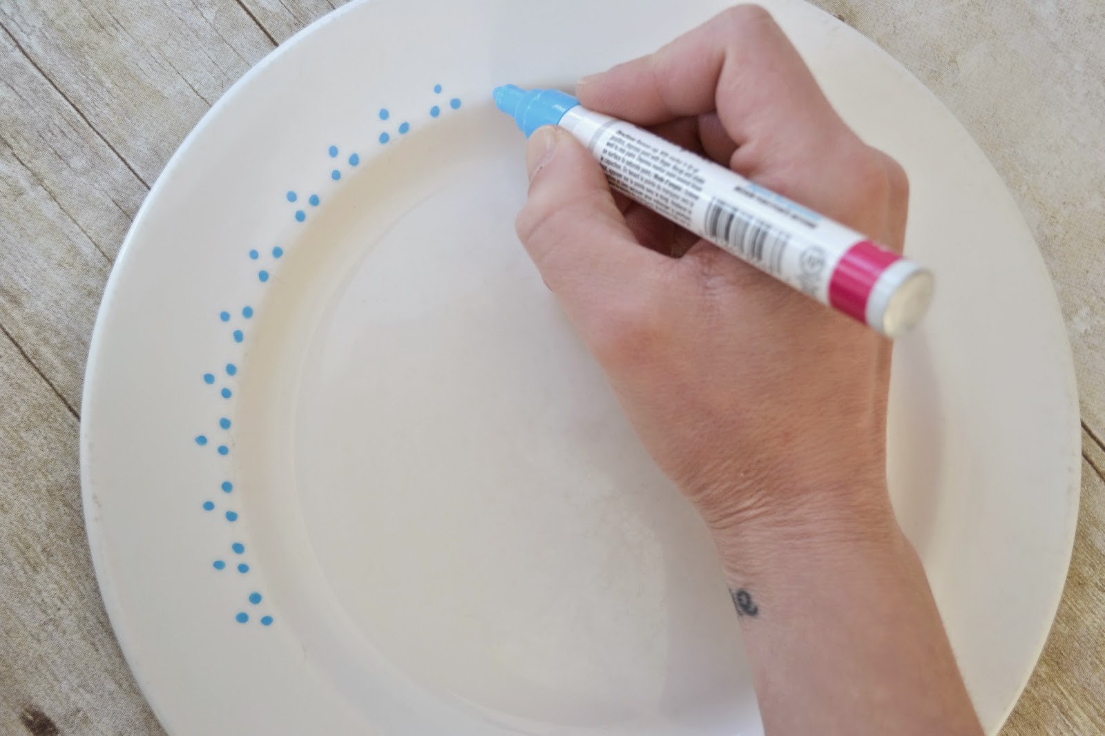 Attic Lace Make A HandPainted Plate in 2 Steps!