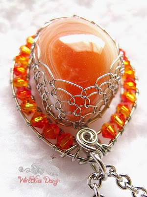 Wire Wrap (Viking Knit) Agate Pendant top view by WireBliss