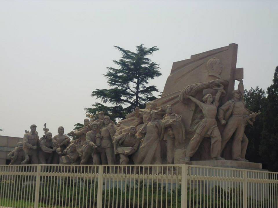 Esculturas en el Mausoleo de Mao Zedong (Plaza Tian'anmen) (Beijing) (@mibaulviajero)