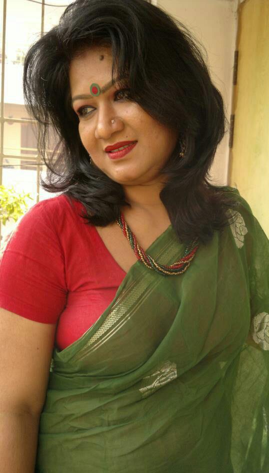 Housewife Photo Desi Mallu Hot Housewife Sexy Cleavage -8656