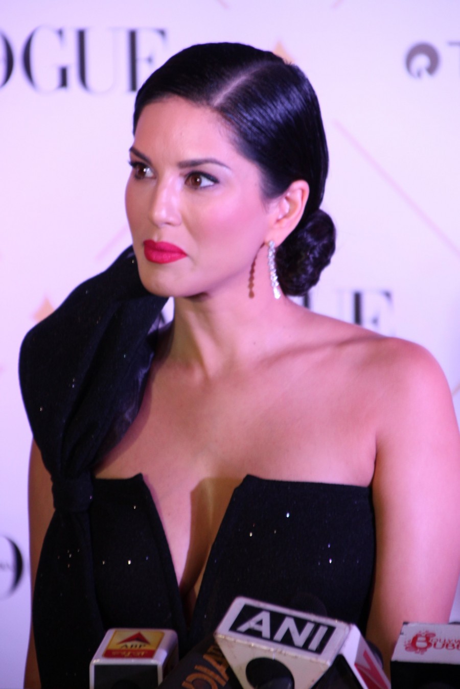 Sunny Leone Photos at Vogue Beauty Awards 2017 6 sunny leone photos at vogue beauty awards 2017%2B%25284%2529