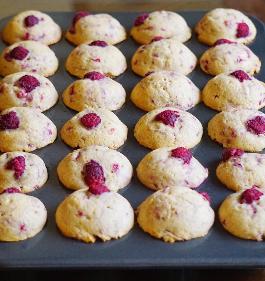 Healthy and Gourmet Mini Raspberry Muffins for my Toddler