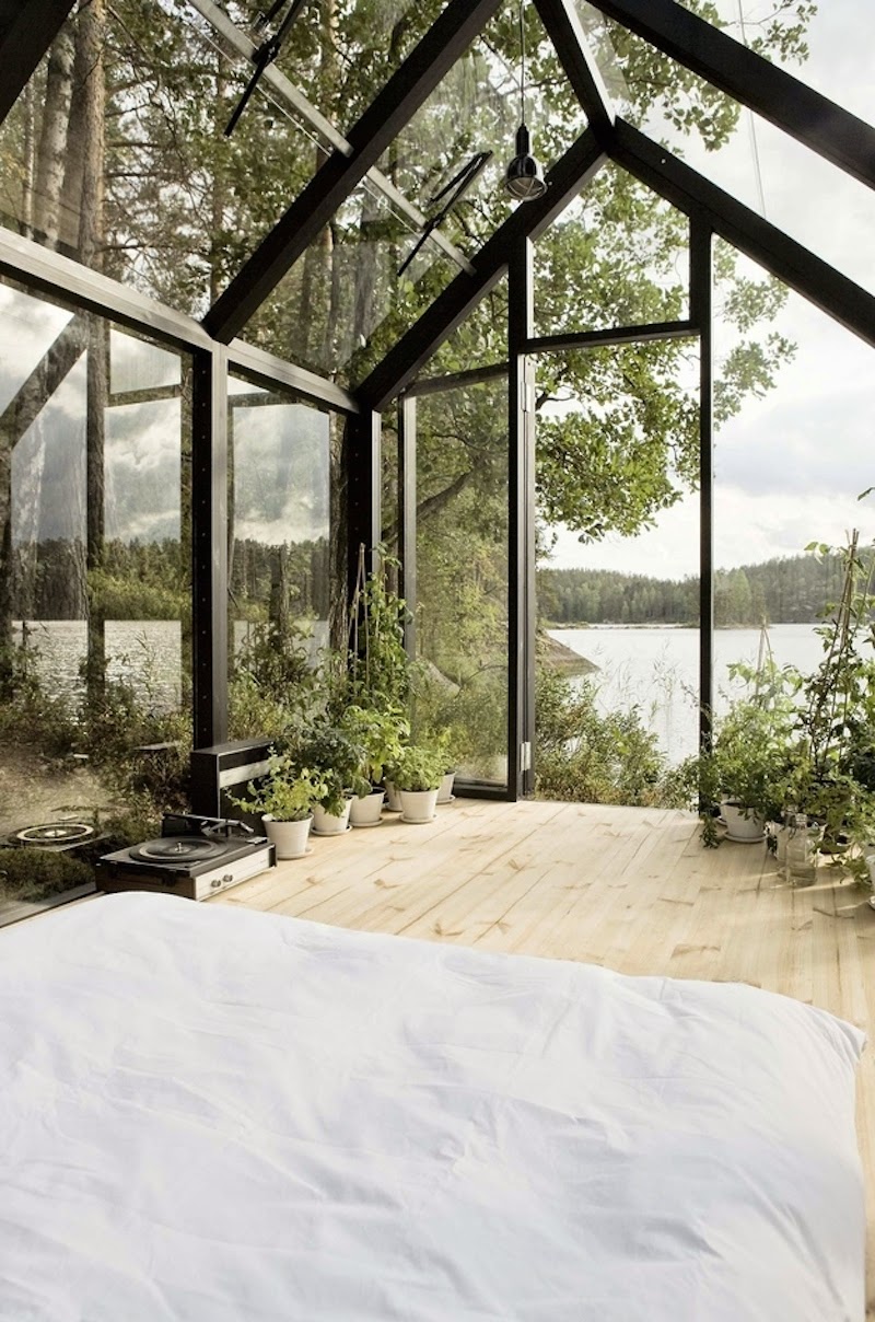 2. This lakeside retreat provides privacy without any window coverings!  - 21 Places to Take a Nap Straight Out Of Your Fantasies