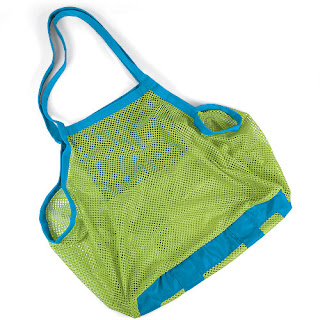 Mesh bag to put sandy toys in.