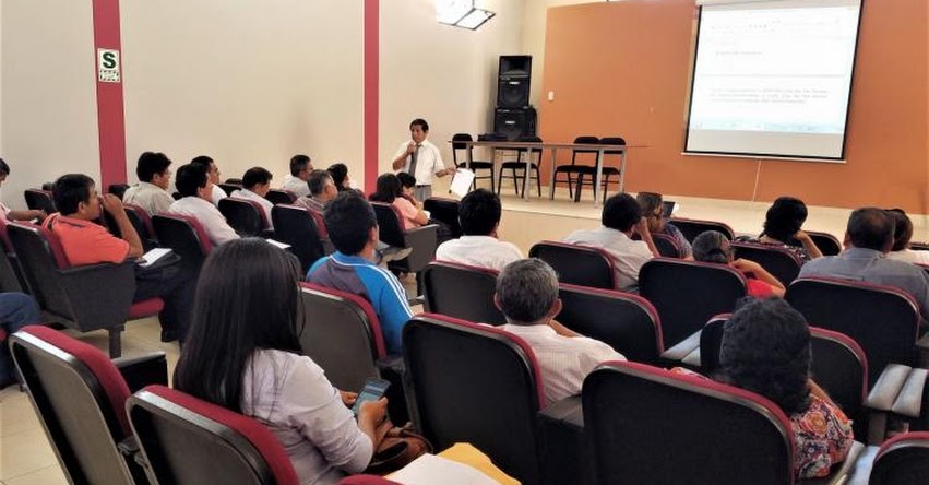UGEL Lambayeque capacita a directores de colegios en gestión educativa