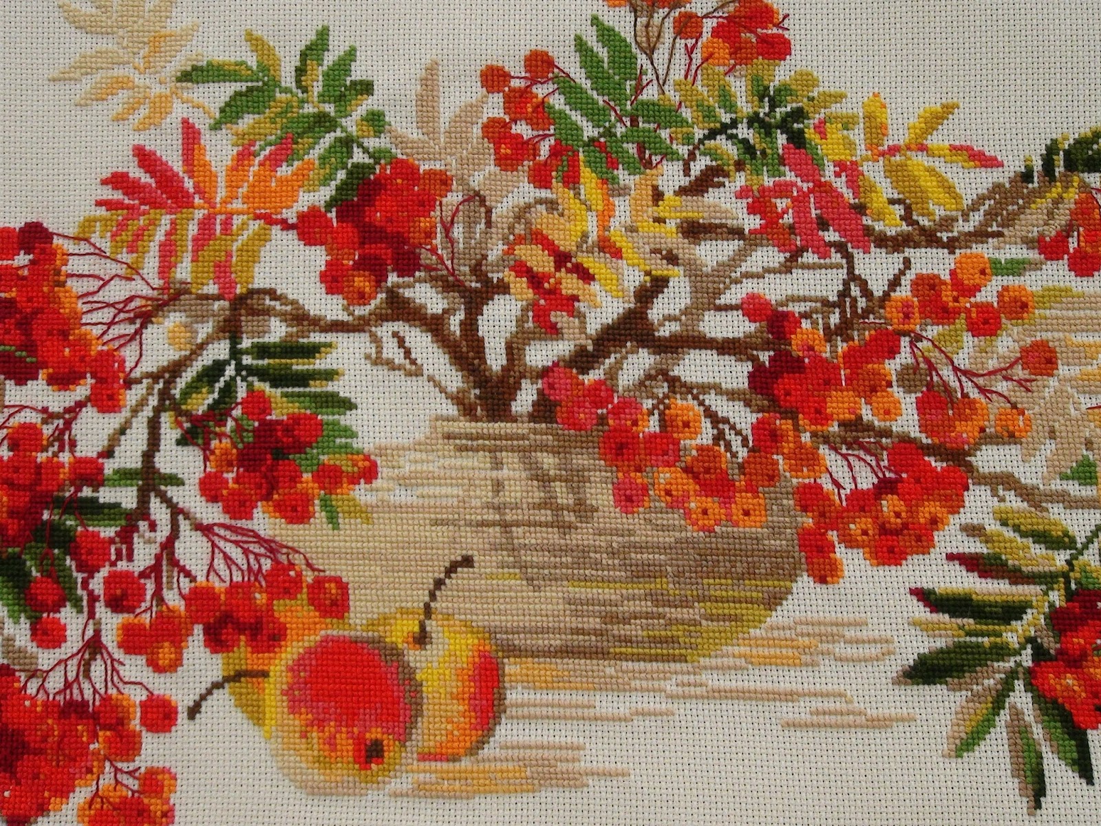 Схема вышивки рябина. Риолис рябина 1050. Риолис рябина. Вышивка крестом рябина Риолис. 1029 "Рябина на коньяке" - Риолис.