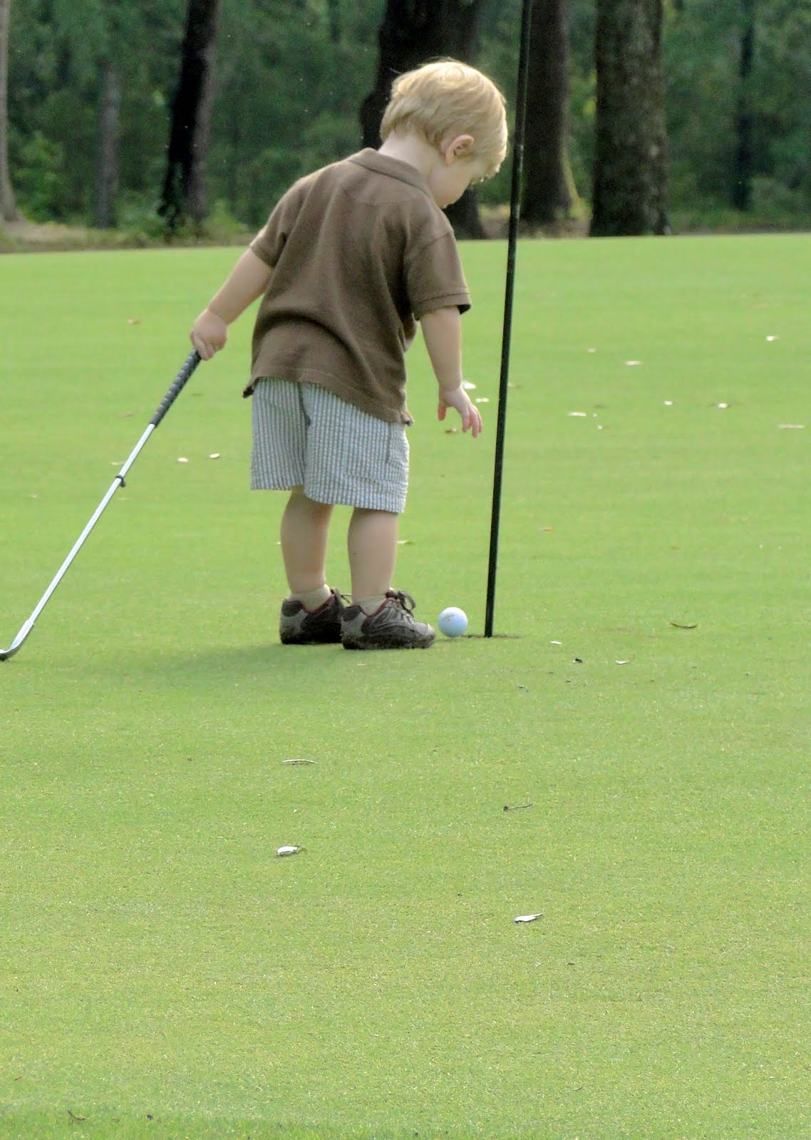 why do golf shorts have holes in the pocketsuite