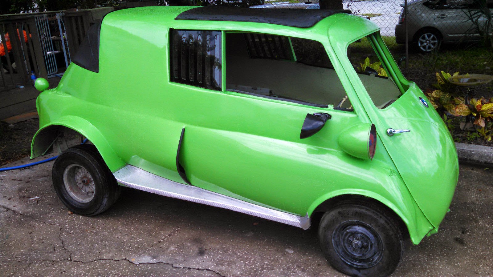 Baurspotting: 1957 Modified Isetta: Baur Style? $2850 Buy It Now on ebay!