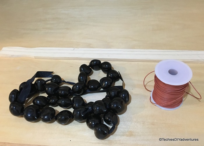 Heart wall decor with strings and lei beads Techie's DIY Adventures