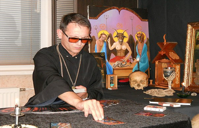 ΝΟΜΙΜΗ Η ΕΚΚΛΗΣΙΑ ΤΟΥ ΣΑΤΑΝΑ ΣΤΗΝ ΟΥΚΡΑΝΙΑ ΜΕ ΤΡΙΩΡΟΦΟ ΝΑΟ ΤΩΝ ΣΚΟΤΕΙΝΩΝ ΘΕΩΝ  