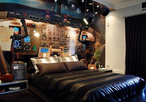 Un dormitorio temático juvenil que simula a la perfección la cabina 