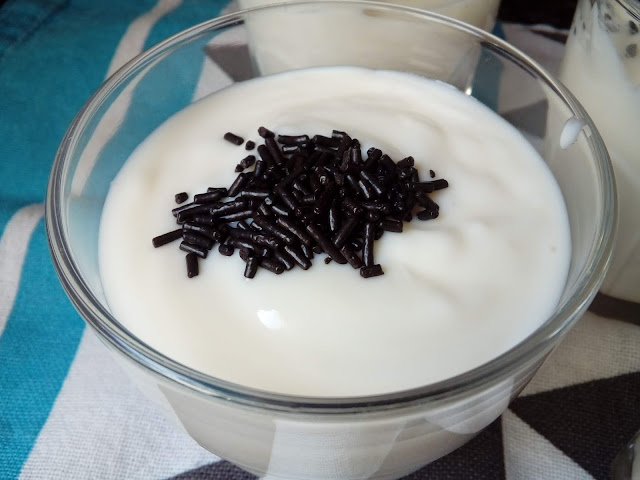 Crema mágica de limón (con la medida del yogurt)