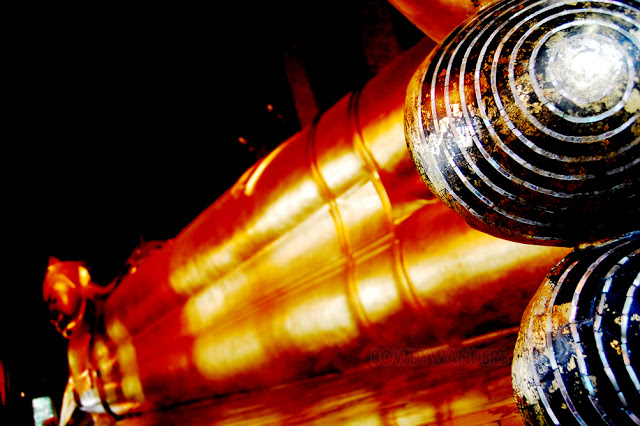 bowdywanders.com Singapore Travel Blog Philippines Photo :: Thailand :: Wat Pho in Bangkok: The Temple of the Reclining Buddha bowdywanders.com Singapore Travel Blog Philippines Photo :: Thailand :: Wat Pho in Bangkok: The Temple of the Reclining Buddha