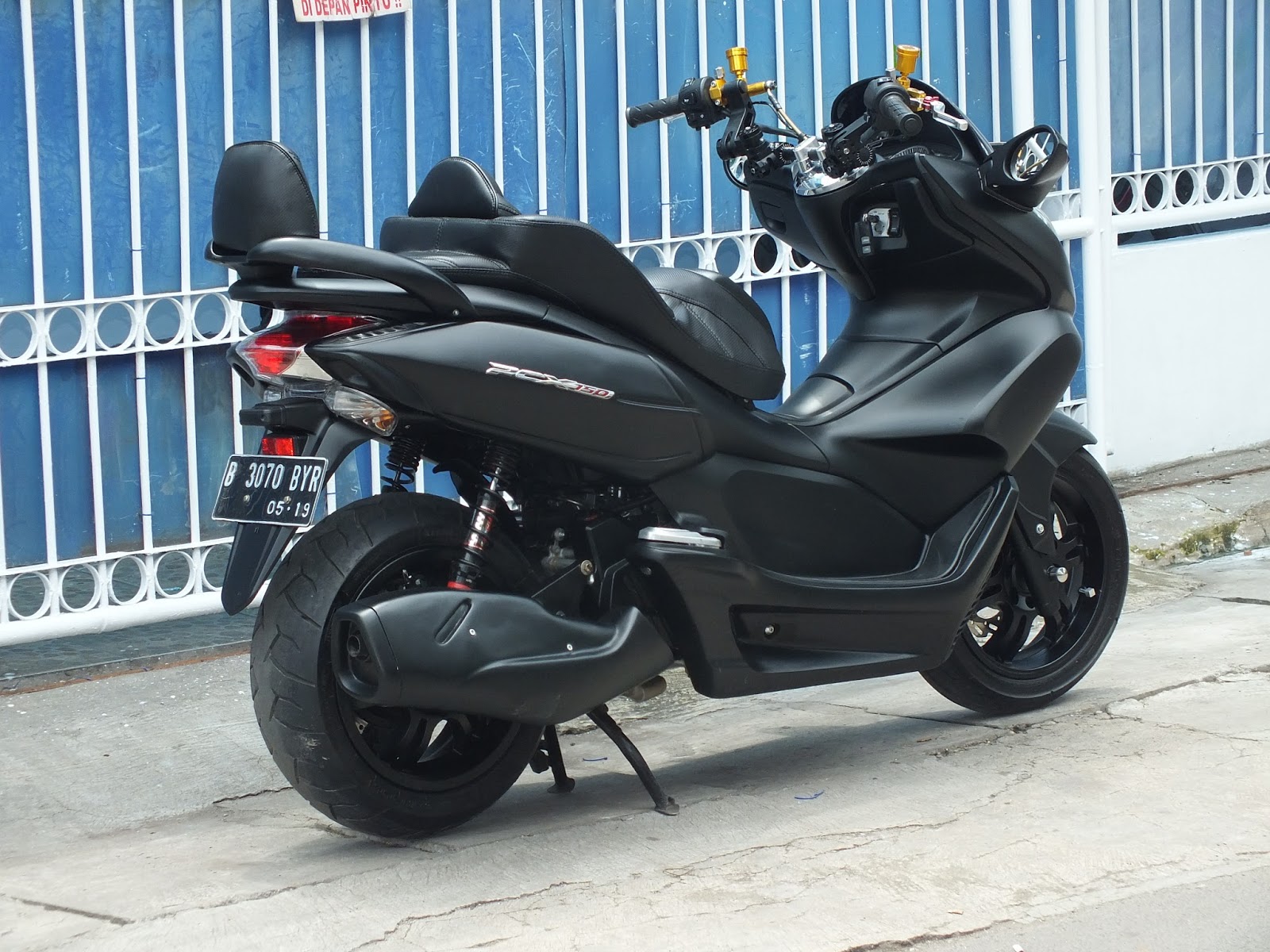 Dunia Modifikasi Motor MODIFIKASI MOTOR HONDA PCX