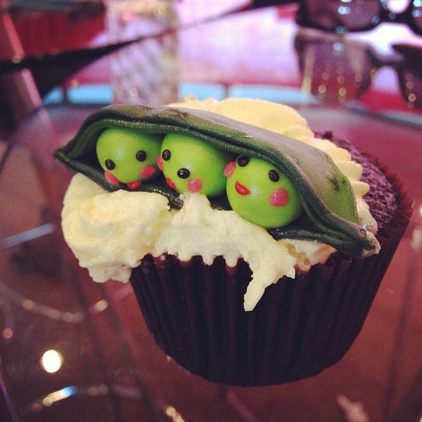 snsd+taeyeon+peas+in+a+pod+cupcake.jpg