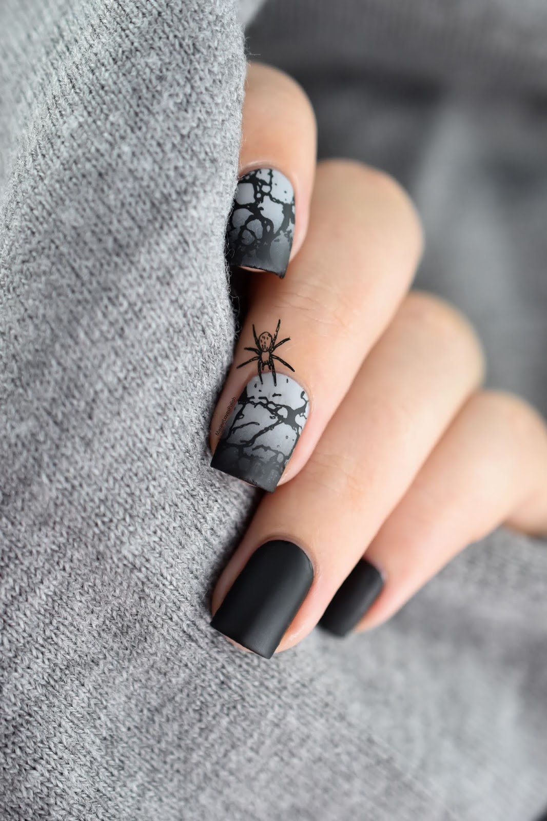 Halloween Spider Nails La Manucure Araignee Qui Fait Son Petit