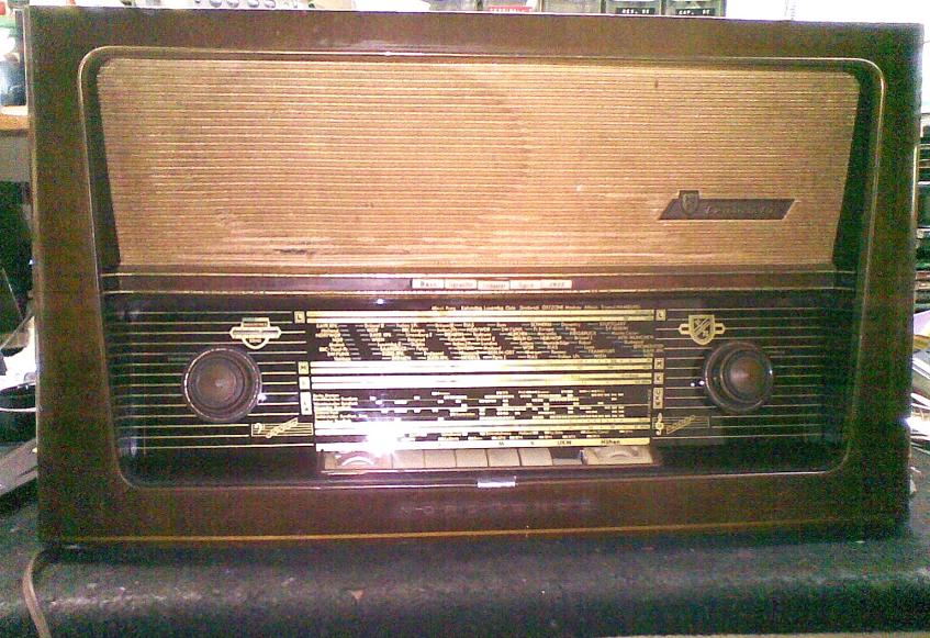 Manutenção de Som Vintage PGomes Vitrolas, Toca Discos e Aparelhos