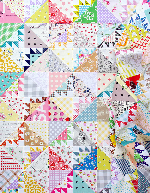 Delectable Mountains Scrap Quilt | © Red Pepper Quilts 2018 #scrapquilt #delectablemountainsquilt