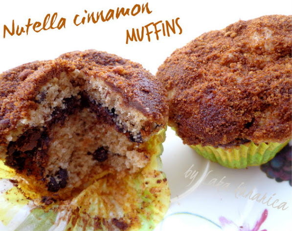 Nutella and cinnamon muffins by Laka kuharica: scrumptious muffins topped with brown sugar and cinnamon.