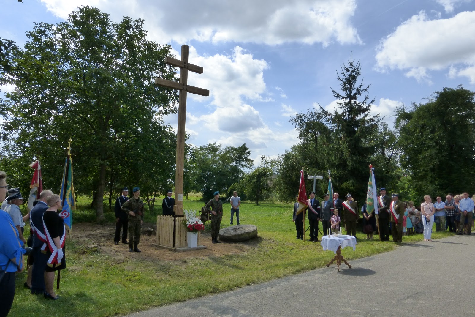 Podkońce Poświęcenie krzyża dwuramiennego w Podkońcach