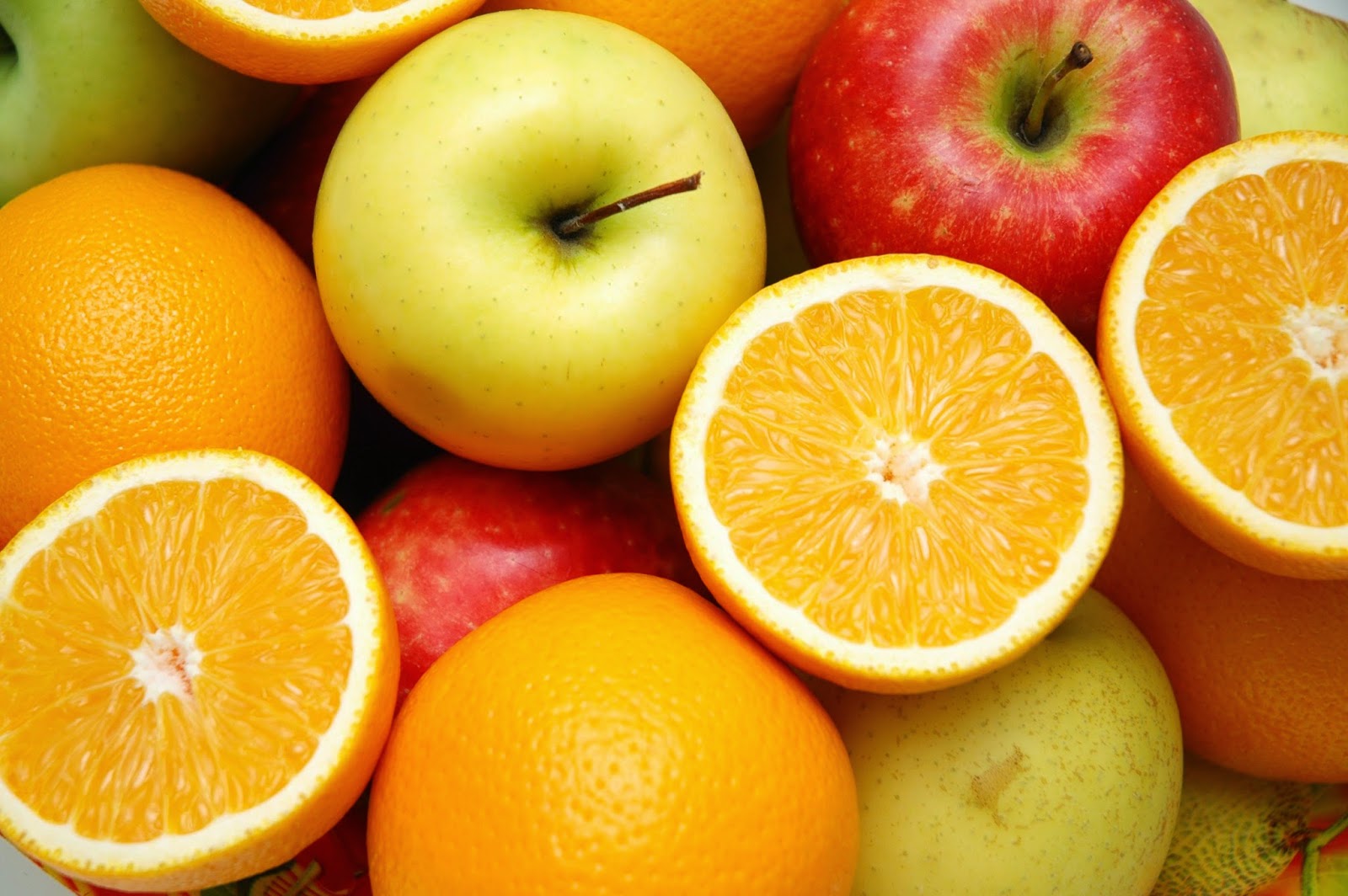 Яблочно апельсиновый. Яблоко и апельсин. Яблоки и цитрусовые. Апельсин фото. Яблоки апельсины и яблоки апельсины.