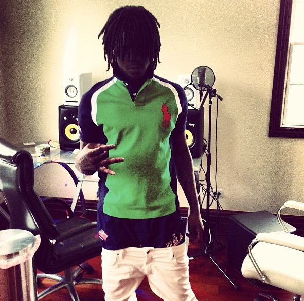 THIS IS THE CHRONICLES OF EFREM: Chief Keef and his Momma Flashing GANG