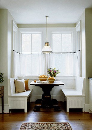 Cozy Family Dining: Banquettes - South Shore Decorating Blog