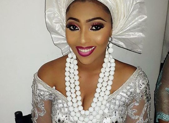 Fans say Lilian Esoro's make up for her traditional marriage was horrible