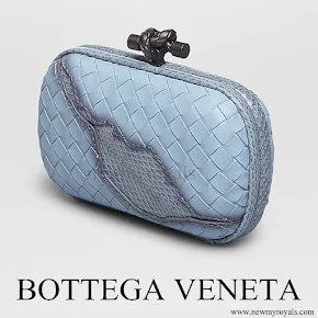 Queen Maxima carried Bottega Veneta Glimmer Knot clutch