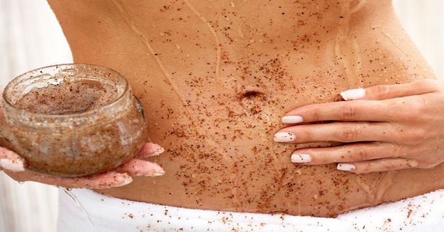 Scrub Secara Teratur Mengatasi Jerawat Yang Timbul di Punggung